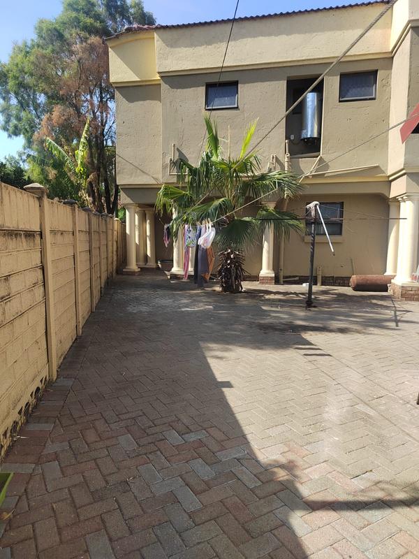 6 Bedroom Property for Sale in Geelhoutpark North West